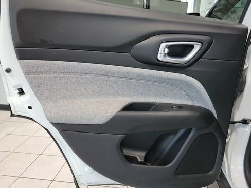 Used 2022 Jeep Compass Latitude AWD/4WD image 28