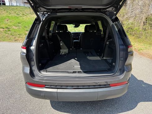 Used 2021 Jeep Grand Cherokee L Laredo image 18