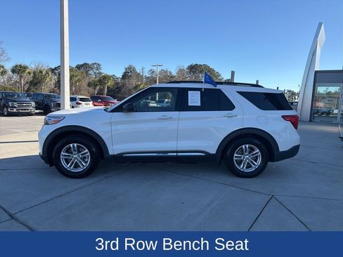 Used 2021 Ford Explorer XLT w/ Equipment Group 202A image 4