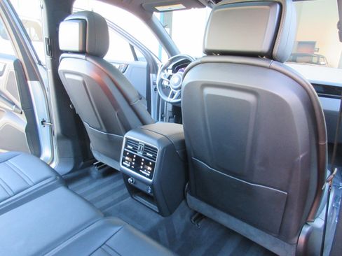 Used 2023 Porsche Cayenne image 36