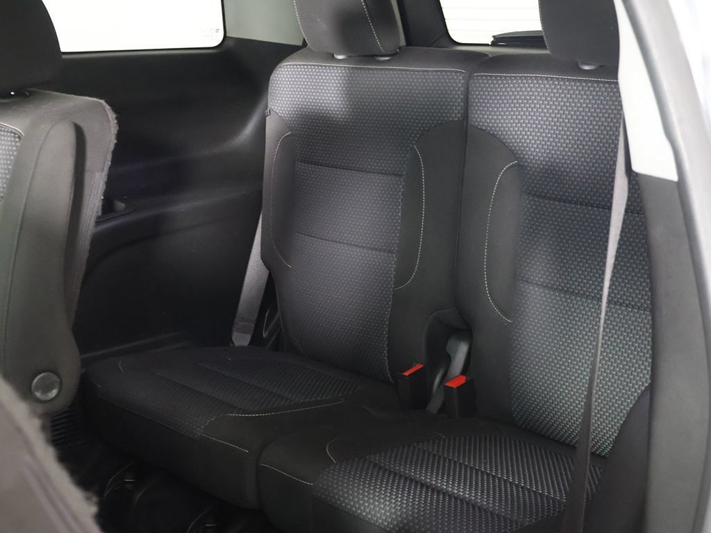 Used 2021 GMC Acadia SLE w/ LPO, Floor Liner Package FWD image 30