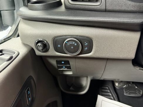 Used 2023 Ford Transit 350 XLT RWD image 18