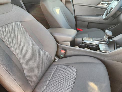 New 2026 Kia Sportage LX image 10