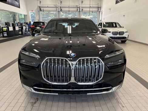 Certified 2024 BMW i7 eDrive50 w/ Executive Package image 3