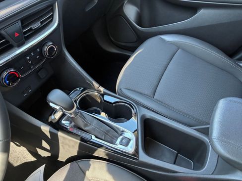 Used 2025 Buick Encore GX Preferred FWD image 40