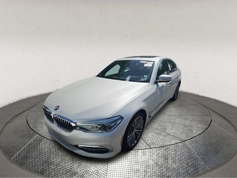 Used 2018 BMW 540i xDrive w/ Premium Package AWD/4WD image 3