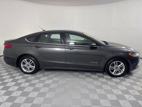 Used 2018 Ford Fusion S image 4