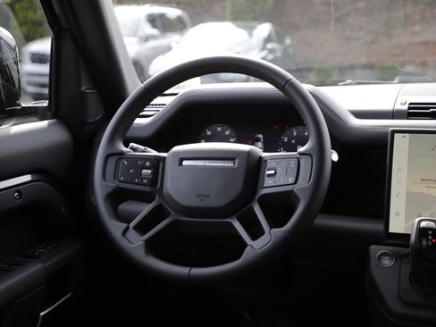 New 2026 Land Rover Defender 110 X-Dynamic SE AWD/4WD image 18