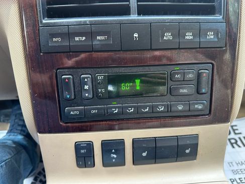 Used 2006 Ford Explorer Limited AWD/4WD image 13