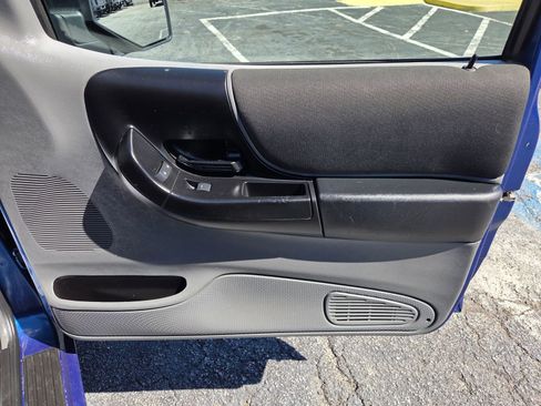 Used 2011 Ford Ranger XLT image 19