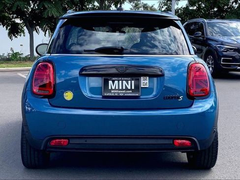 Certified 2024 MINI Cooper SE image 5
