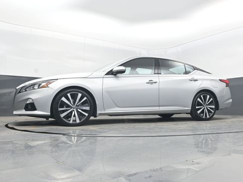 Used 2020 Nissan Altima 2.0 Platinum image 24