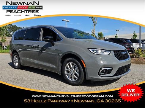 New 2025 Chrysler Pacifica Select image 1