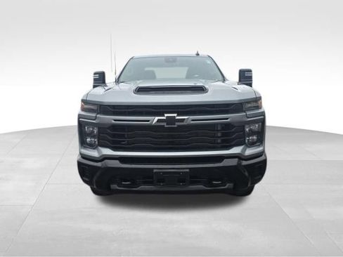 Used 2025 Chevrolet Silverado 2500 Custom w/ Custom Convenience Package AWD/4WD image 2