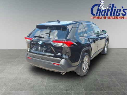 Certified 2023 Toyota RAV4 LE AWD/4WD image 4