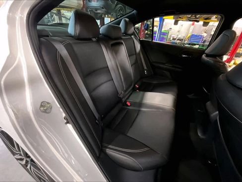 Used 2017 Honda Accord Sport image 18