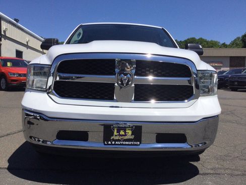 Used 2019 RAM 1500 Classic SLT AWD/4WD image 4