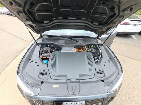 Used 2022 Audi e-tron Premium AWD/4WD image 25