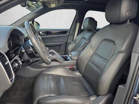 Used 2019 Porsche Cayenne AWD/4WD image 17
