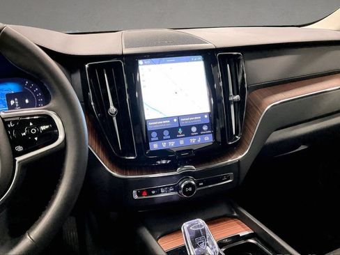 Certified 2023 Volvo XC60 B5 Ultimate w/ Climate Package AWD/4WD image 10