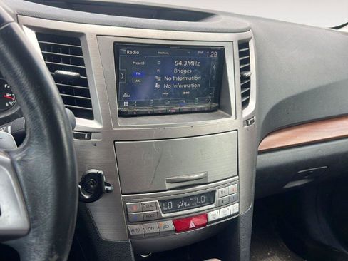 Used 2013 Subaru Outback 2.5i Limited AWD/4WD image 12
