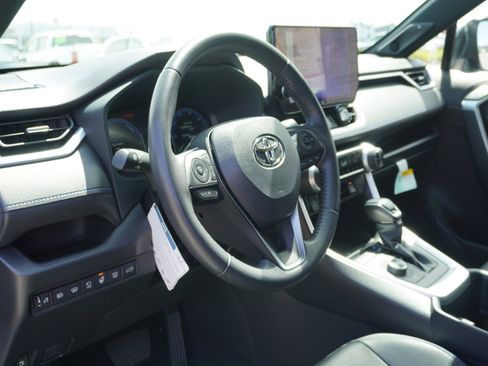 Used 2023 Toyota RAV4 XSE AWD/4WD image 22