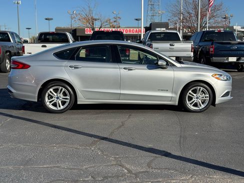 Used 2018 Ford Fusion S image 4
