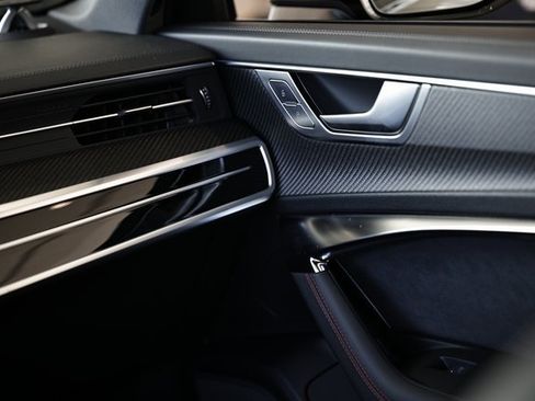 New 2025 Audi RS 6 performance image 30