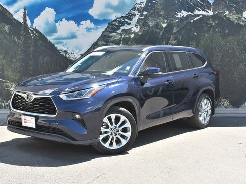 Certified 2021 Toyota Highlander Limited AWD/4WD image 6