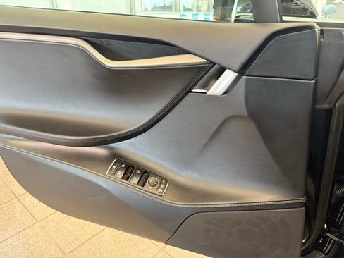 Used 2018 Tesla Model S 100D image 18