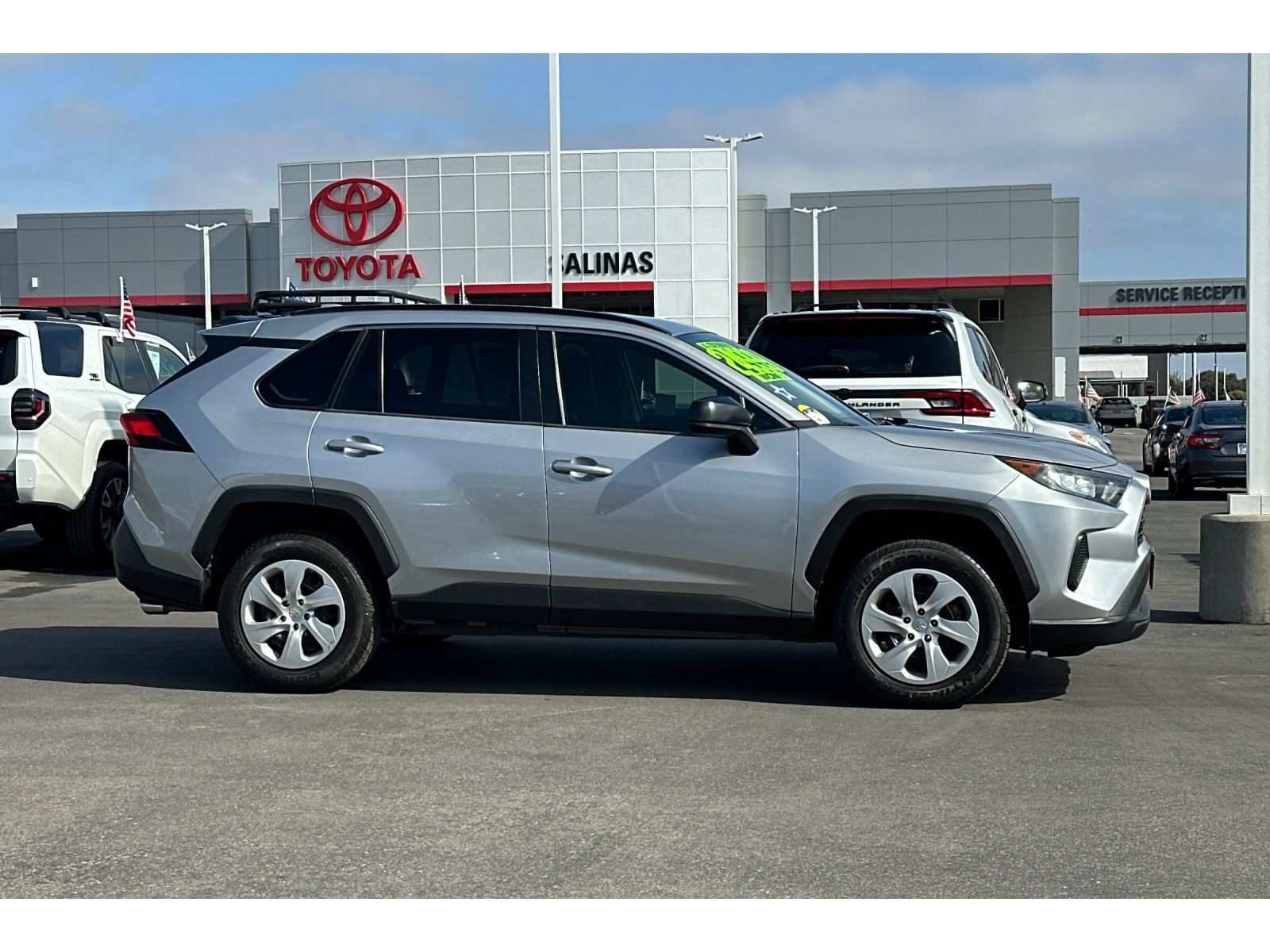 Used 2019 Toyota RAV4 LE w/ Carpet Mat Package FWD image 3