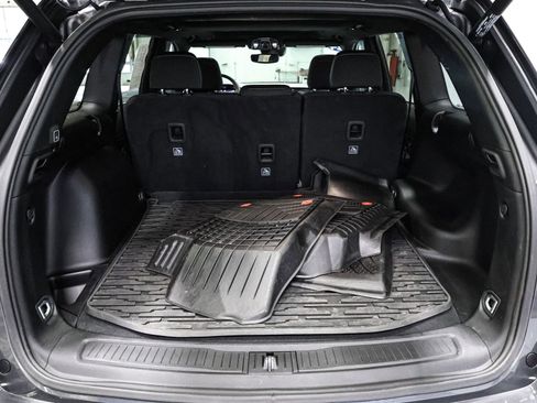 Used 2024 Jeep Grand Cherokee Laredo X w/ Luxury Tech Group I image 17