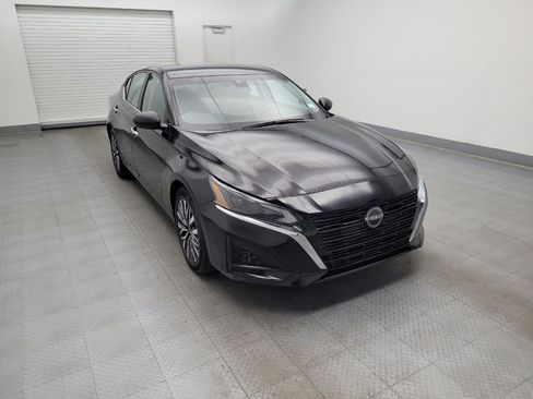 Used 2024 Nissan Altima 2.5 SV image 13