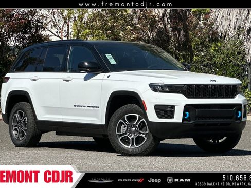 New 2023 Jeep Grand Cherokee Trailhawk AWD/4WD image 1