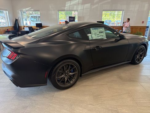 New 2025 Ford Mustang Dark Horse image 7