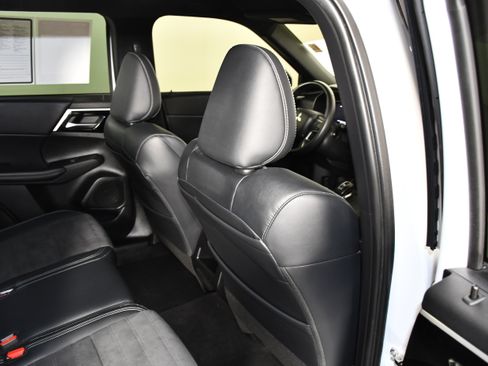 Used 2023 Mitsubishi Outlander SE Black Edition AWD/4WD image 41