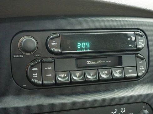 Used 2005 Dodge Ram 1500 Truck ST image 25