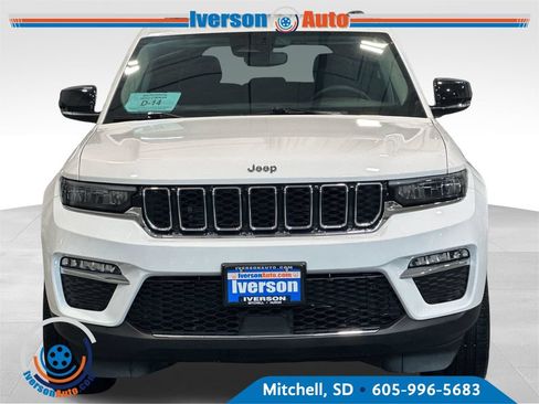 Used 2023 Jeep Grand Cherokee Limited AWD/4WD image 3