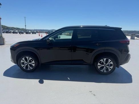 Used 2021 Nissan Rogue SV w/ Premium Package AWD/4WD image 6