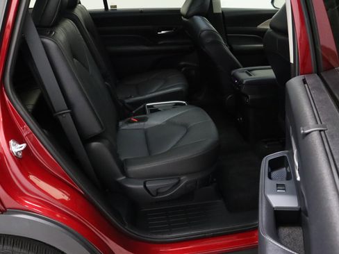 Used 2025 Toyota Grand Highlander AWD Hybrid image 38