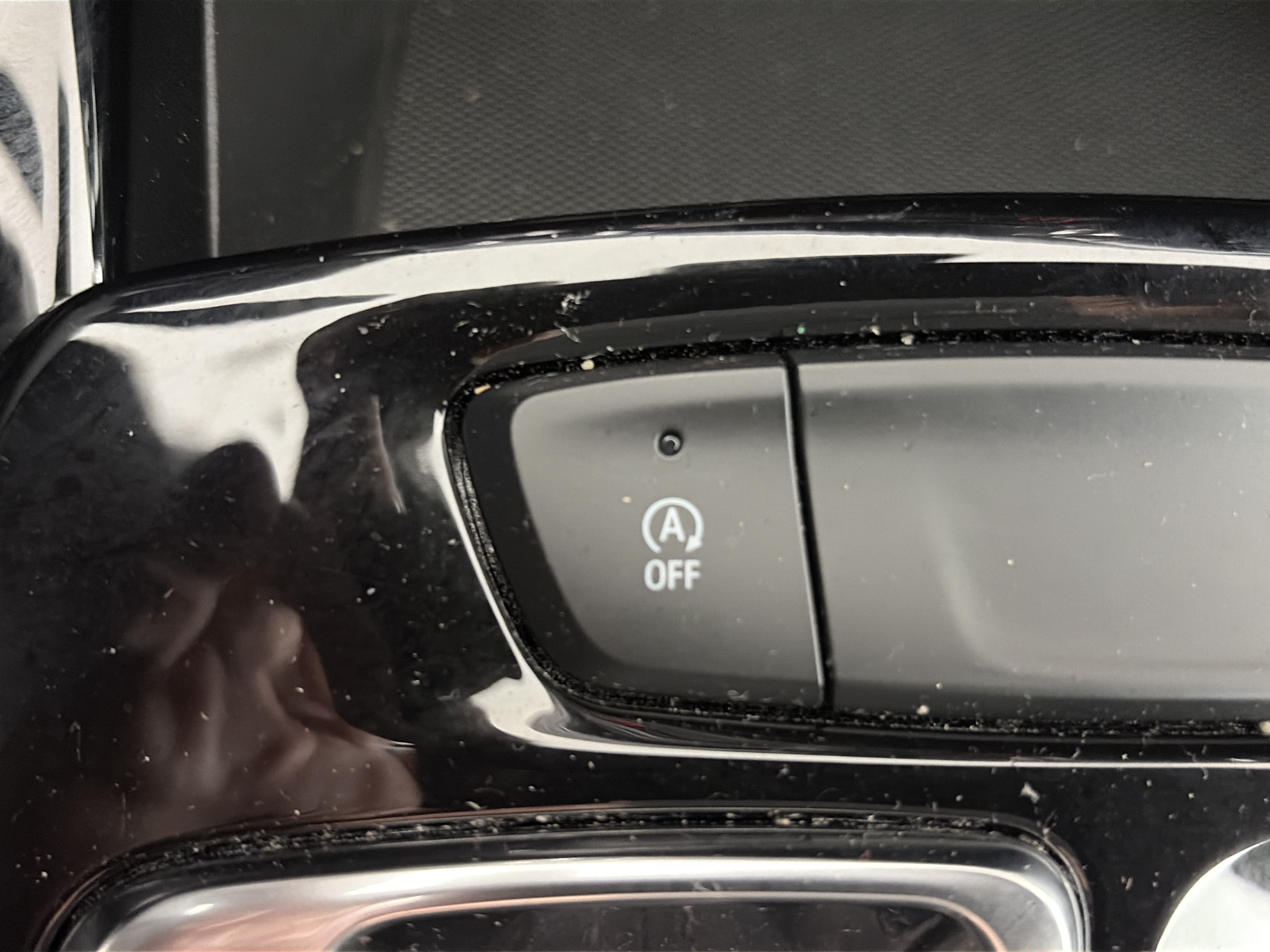 Used 2024 Chevrolet Trax LT w/ Driver Confidence Package FWD image 28