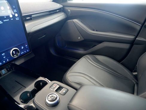 Used 2023 Ford Mustang Mach-E Premium image 28