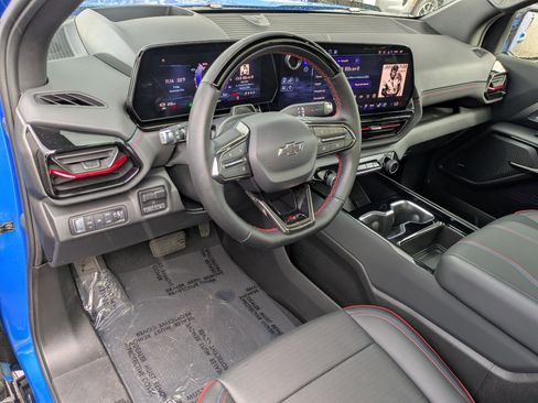 Used 2025 Chevrolet Silverado EV RST image 12