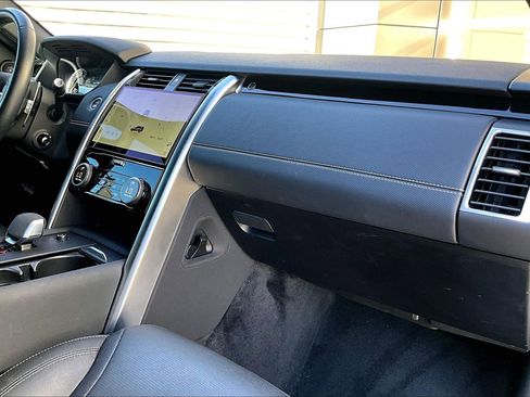 Used 2023 Land Rover Discovery S R-Dynamic image 15