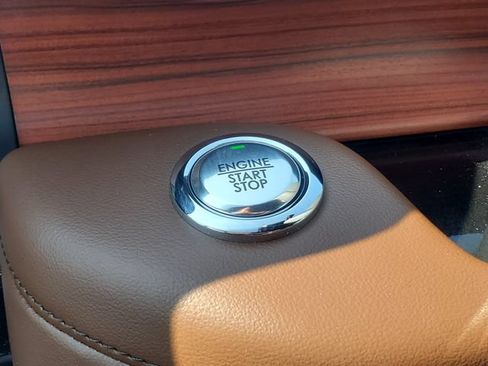 Used 2024 Lincoln Aviator Reserve w/ Equipment Group 201A AWD/4WD image 16