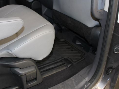 Used 2024 Toyota Sienna XLE AWD/4WD image 41