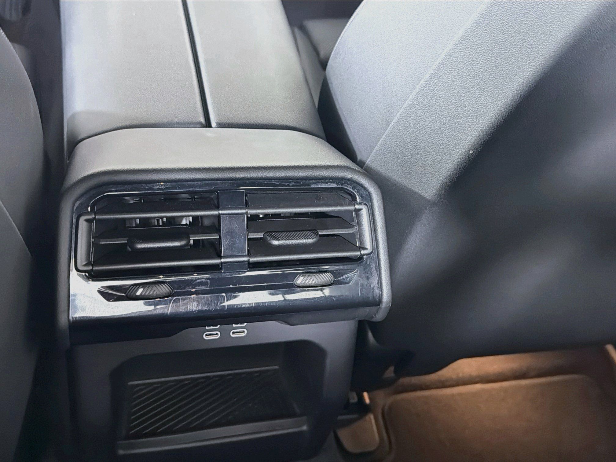 Used 2026 BMW 530i w/ Premium Package RWD image 27