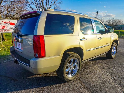 Used 2007 Cadillac Escalade AWD w/ Information Package image 3