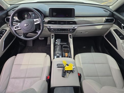 Used 2020 Kia Telluride SX w/ Towing Package AWD/4WD image 11