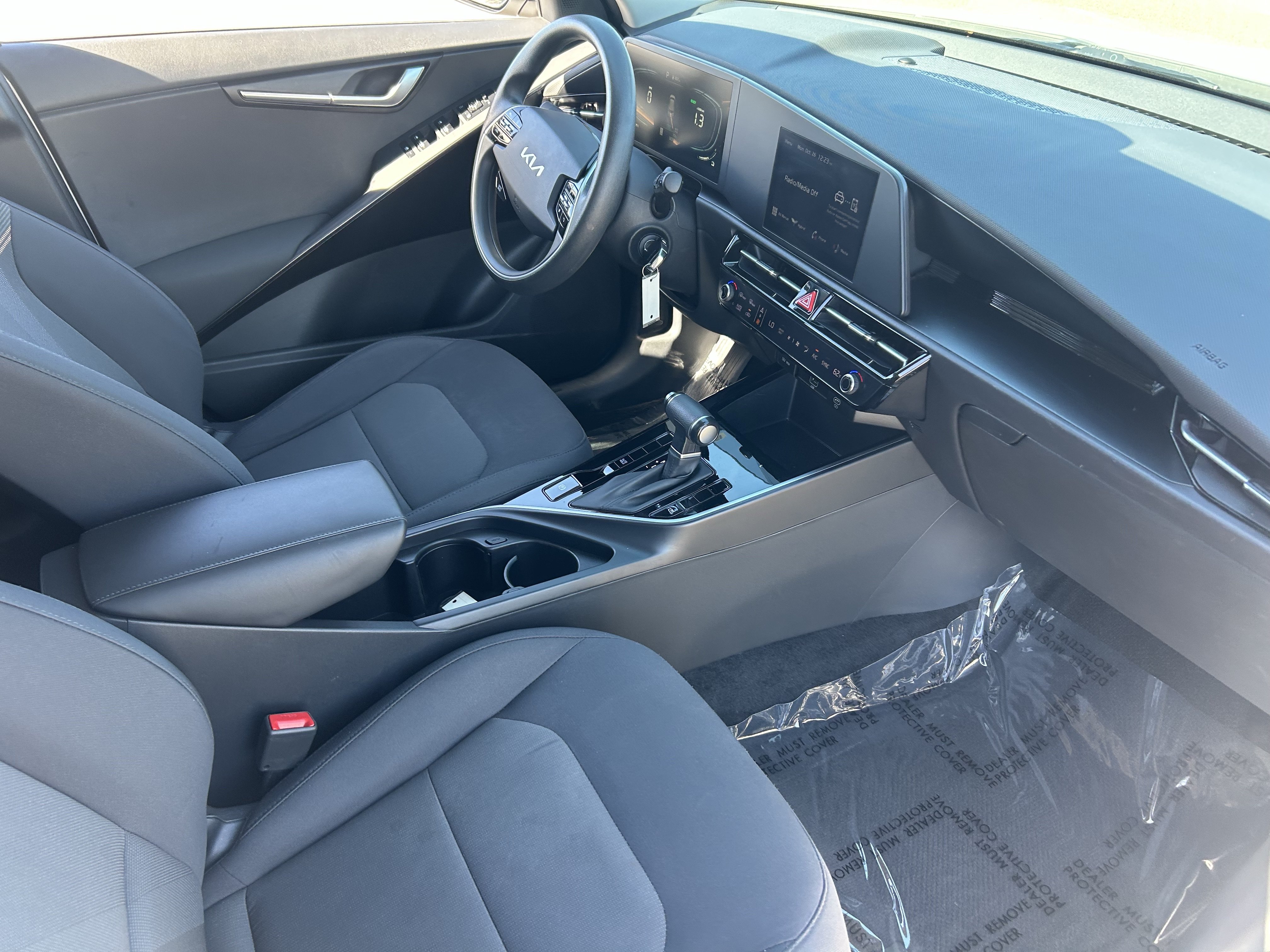 Certified 2025 Kia Niro LX FWD image 12